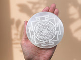 Selenite Crystal Charging Plate For Crystals And Healing Stones, 4.5" Selenite Crystal Plate Engraved Sri Yantra Coaster For Home Office Table Decor (Selenite Round Disc)